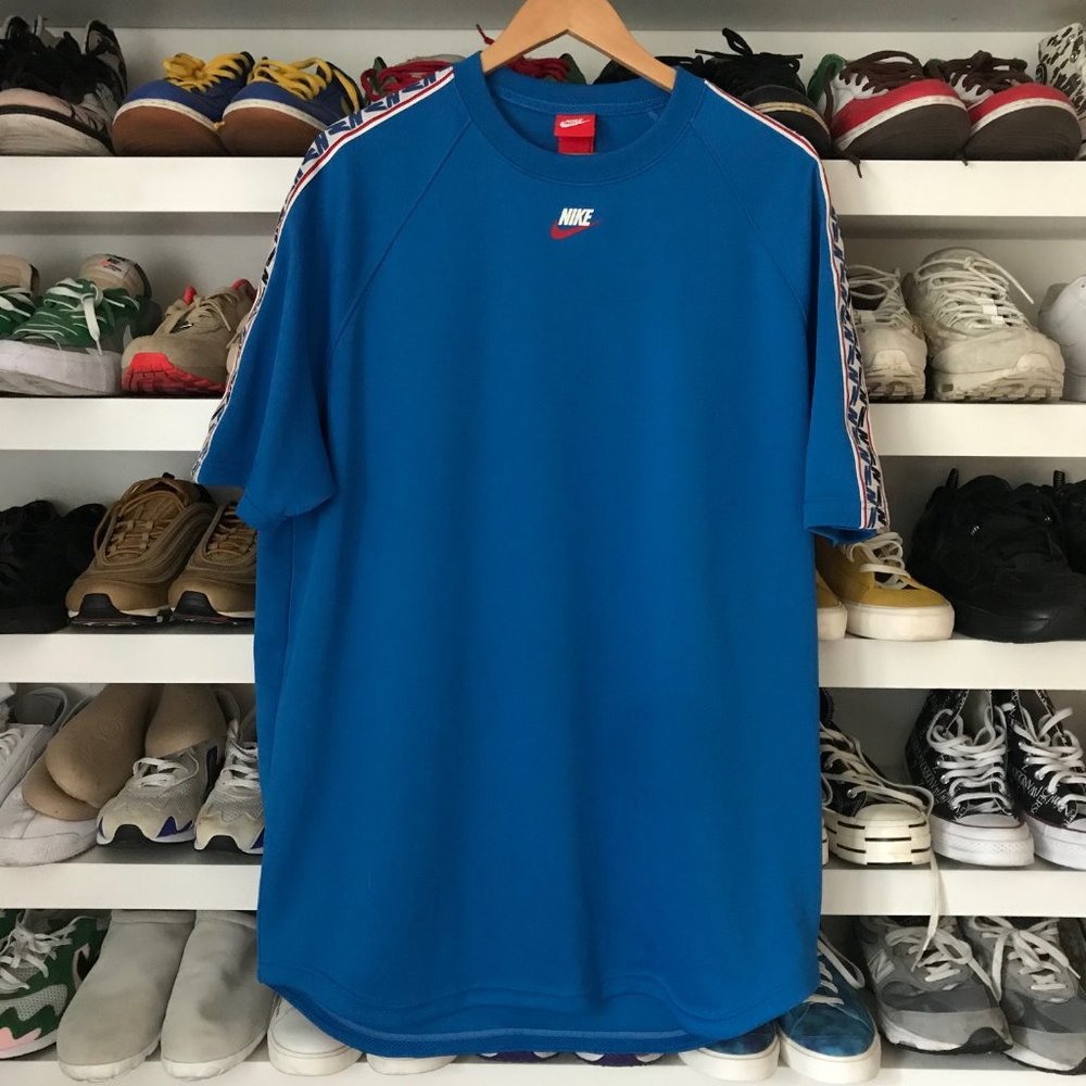 NIKE Sportswear NSW Taped Shirt
